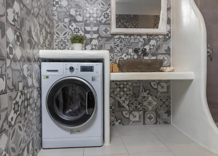 Elizabeth's Dream Place ι * Naxos City